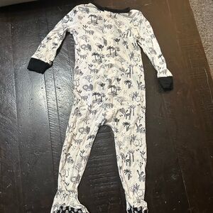 Magnetic Me White and Black Footies One Piece